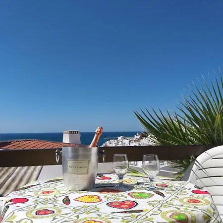 Ocean View, Old Town, Pool And Free Wi-fi! דירה אלבופיירה